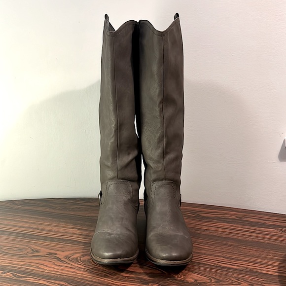 Bass Adriena Extended Calf Tall Boot sz 9.5M. Great Condition! - Picture 4 of 7